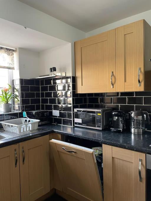 Luxury 4 Large Bedrooms West Thurrock 3 Bathrooms 1 En Netflix Free Parking *