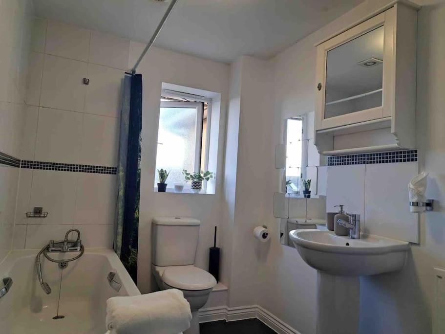 Ferienhaus Luxury 4 Large Bedrooms West Thurrock 3 Bathrooms 1 En Netflix Free Parking Grays