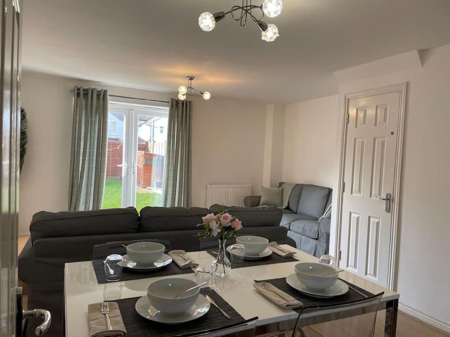Luxury 4 Large Bedrooms West Thurrock 3 Bathrooms 1 En Netflix Free Parking Grays
