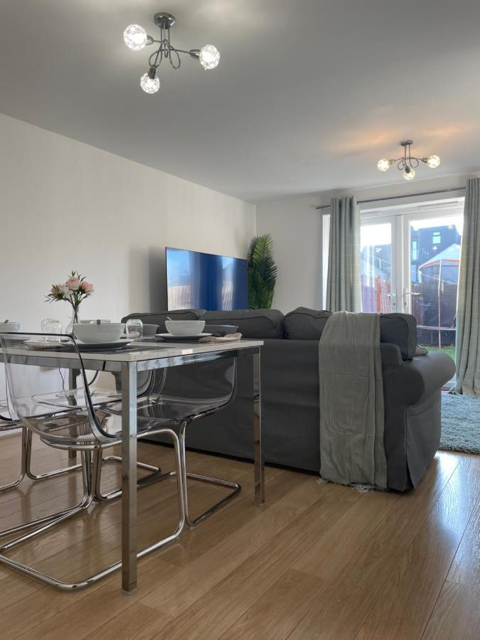 Luxury 4 Large Bedrooms West Thurrock 3 Bathrooms 1 En Netflix Free Parking