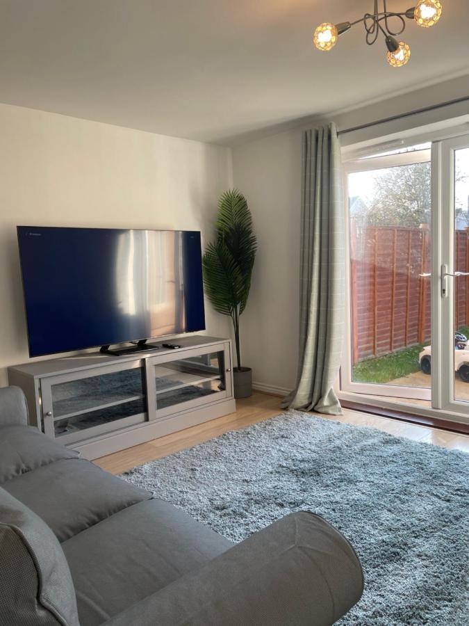 Hébergement de vacances Luxury 4 Large Bedrooms West Thurrock 3 Bathrooms 1 En Netflix Free Parking *